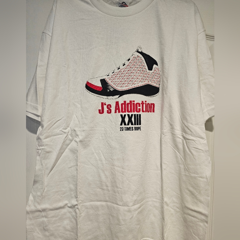 Custom Sneaker shirt size xl nwot